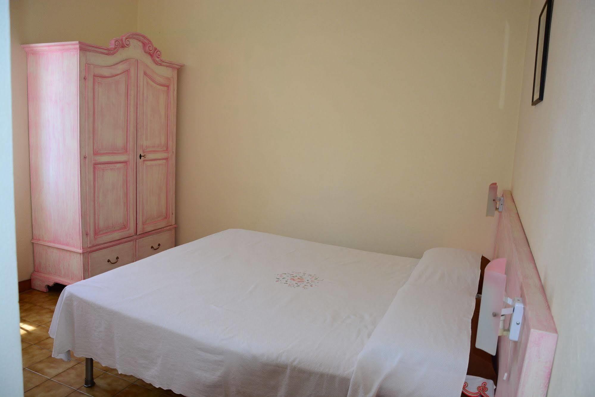Hotel Sagittario San Sperate Bagian luar foto